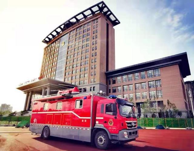 旋翼无人机实现了在百米以上高层建筑灭火(图3) 旋翼无人机实现了在百米以上高层建筑灭火(图3)