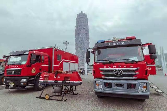 旋翼无人机实现了在百米以上高层建筑灭火(图4) 旋翼无人机实现了在百米以上高层建筑灭火(图4)